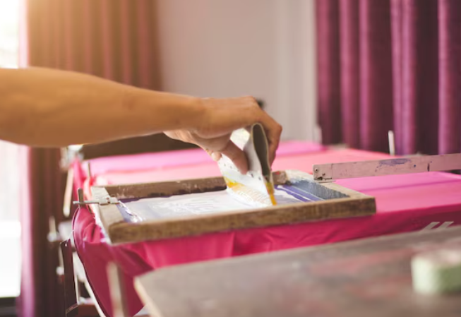 Personalização total: o poder criativo da serigrafia em camisetas